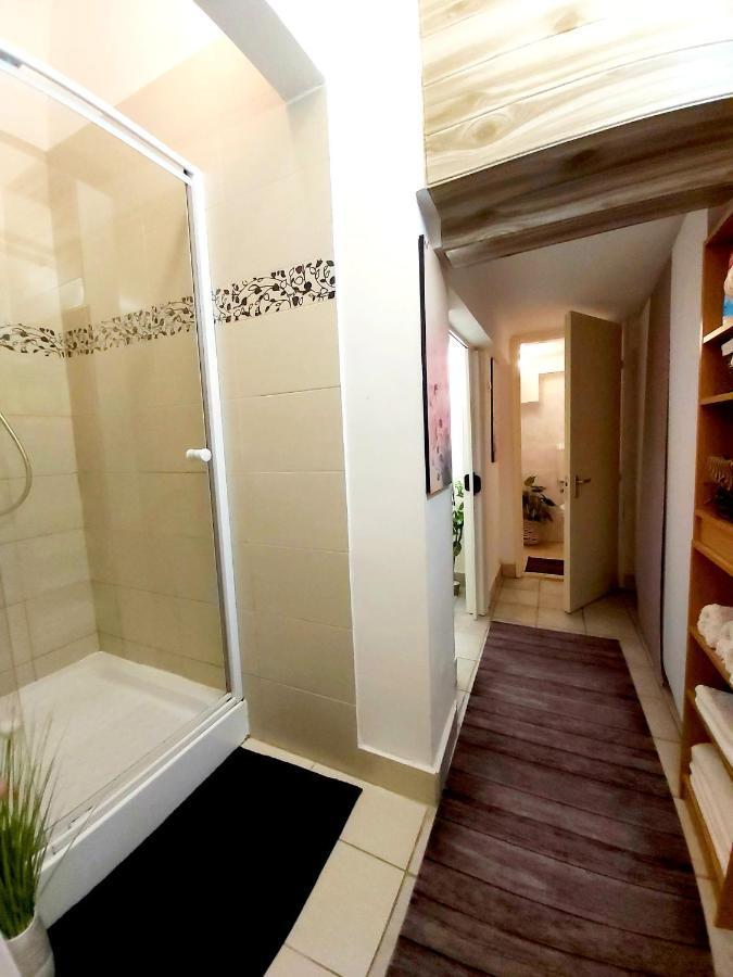 Nora Studio Apartman - Eger Apartment Luaran gambar