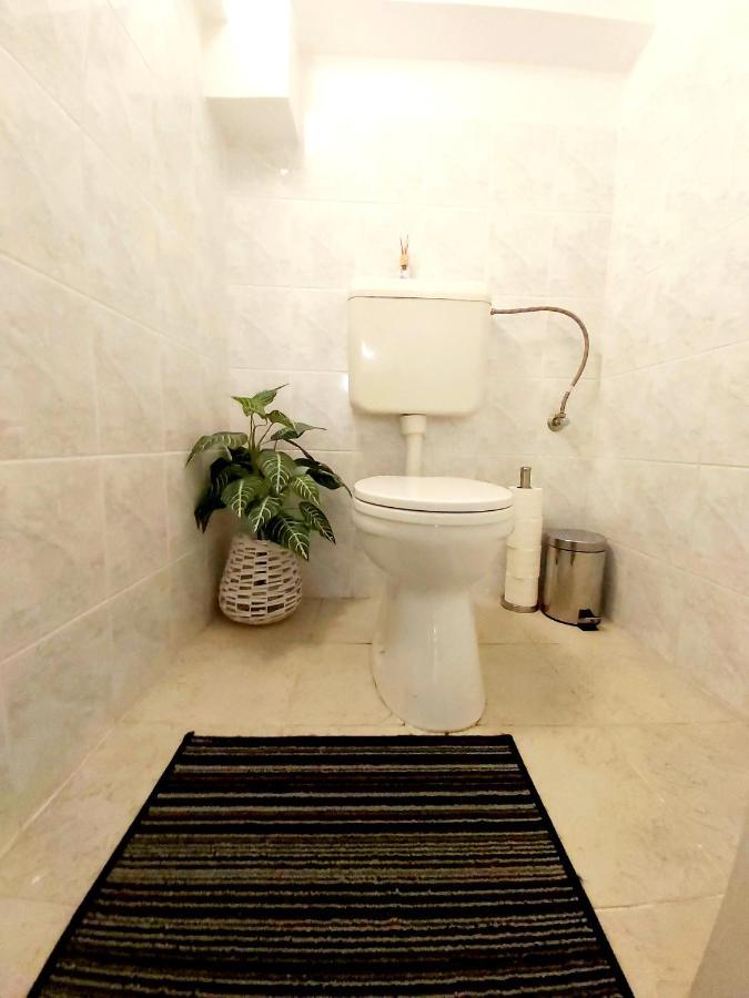 Nora Studio Apartman - Eger Apartment Luaran gambar
