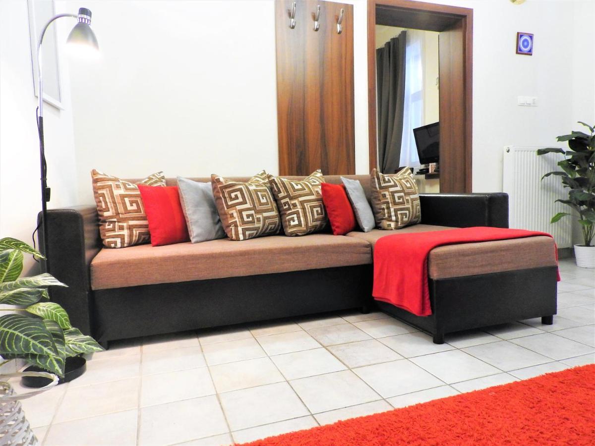 Nora Studio Apartman - Eger Apartment Luaran gambar
