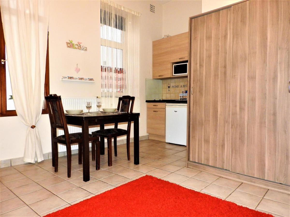Nora Studio Apartman - Eger Apartment Luaran gambar