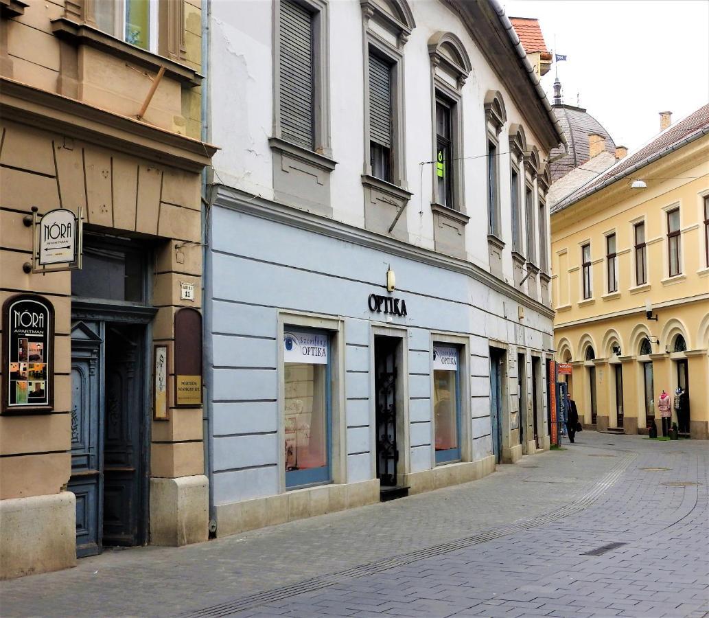 Nora Studio Apartman - Eger Apartment Luaran gambar