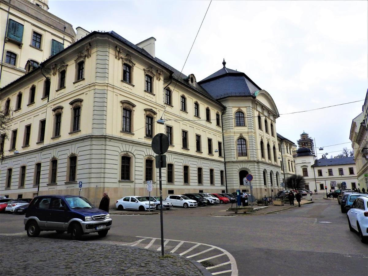 Nora Studio Apartman - Eger Apartment Luaran gambar