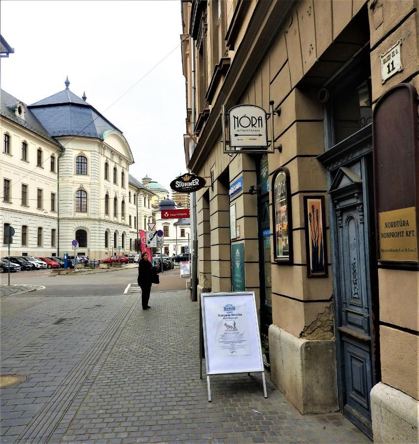 Nora Studio Apartman - Eger Apartment Luaran gambar