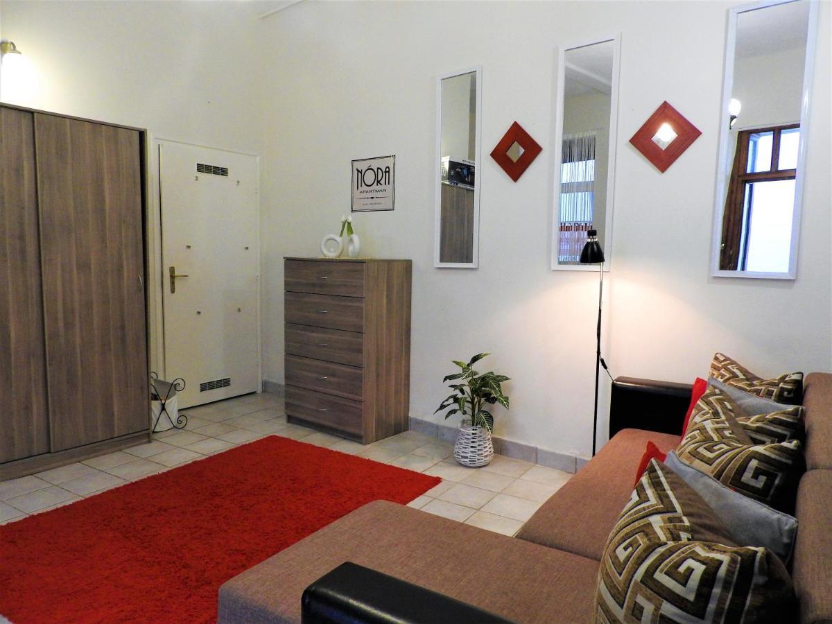 Nora Studio Apartman - Eger Apartment Luaran gambar