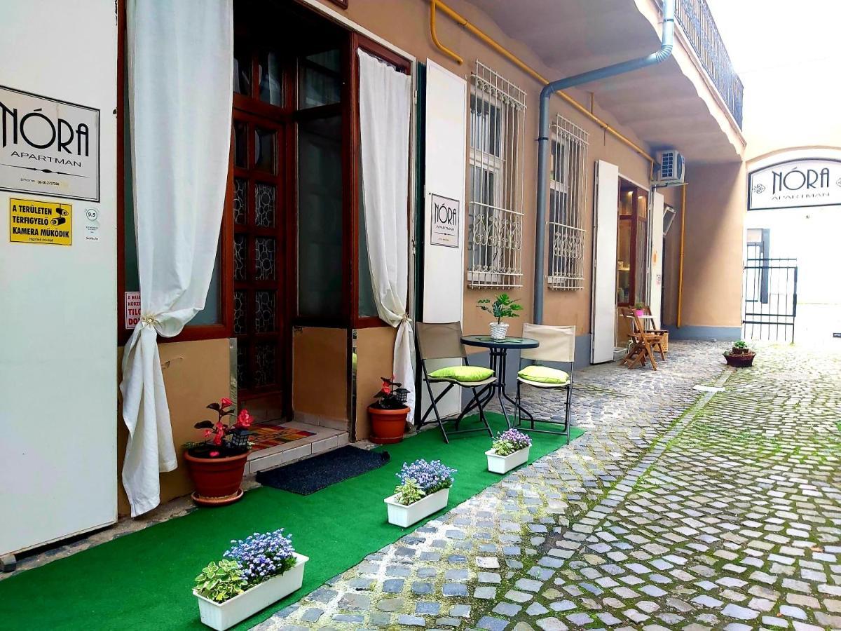 Nora Studio Apartman - Eger Apartment Luaran gambar